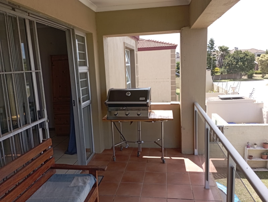 To Let 2 Bedroom Property for Rent in Wavecrest Eastern Cape